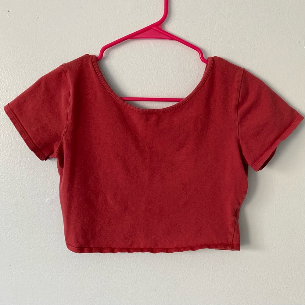 🌻BOGO 50% Off🌻 Nollie crop top